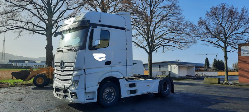 Mercedes-Benz 1845 Actros MP 4 - Tractor unit: picture 3 Mercedes-Benz 1845 Actros MP 4 - Tractor unit: picture 3