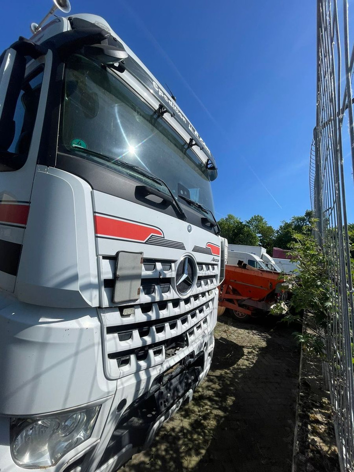 Mercedes-Benz 1845MP4 HD 4x4 - Tractor unit: picture 3 Mercedes-Benz 1845MP4 HD 4x4 - Tractor unit: picture 3
