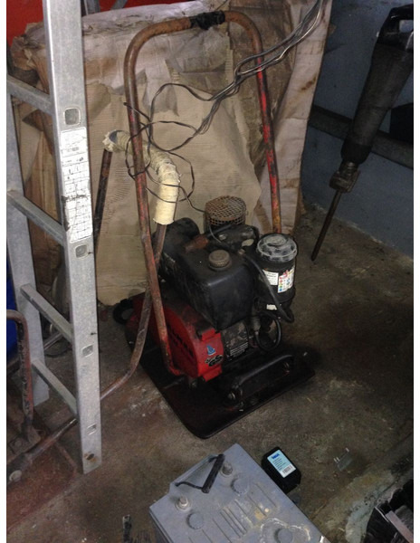 Vibromax Rüttelplatte - Vibratory plate: picture 1 Vibromax Rüttelplatte - Vibratory plate: picture 1