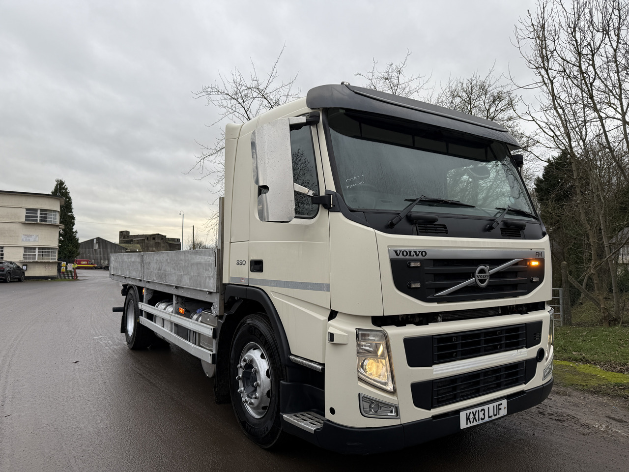 2013 Volvo FM 330 Dropside - Dropside/ Flatbed truck: picture 1 2013 Volvo FM 330 Dropside - Dropside/ Flatbed truck: picture 1