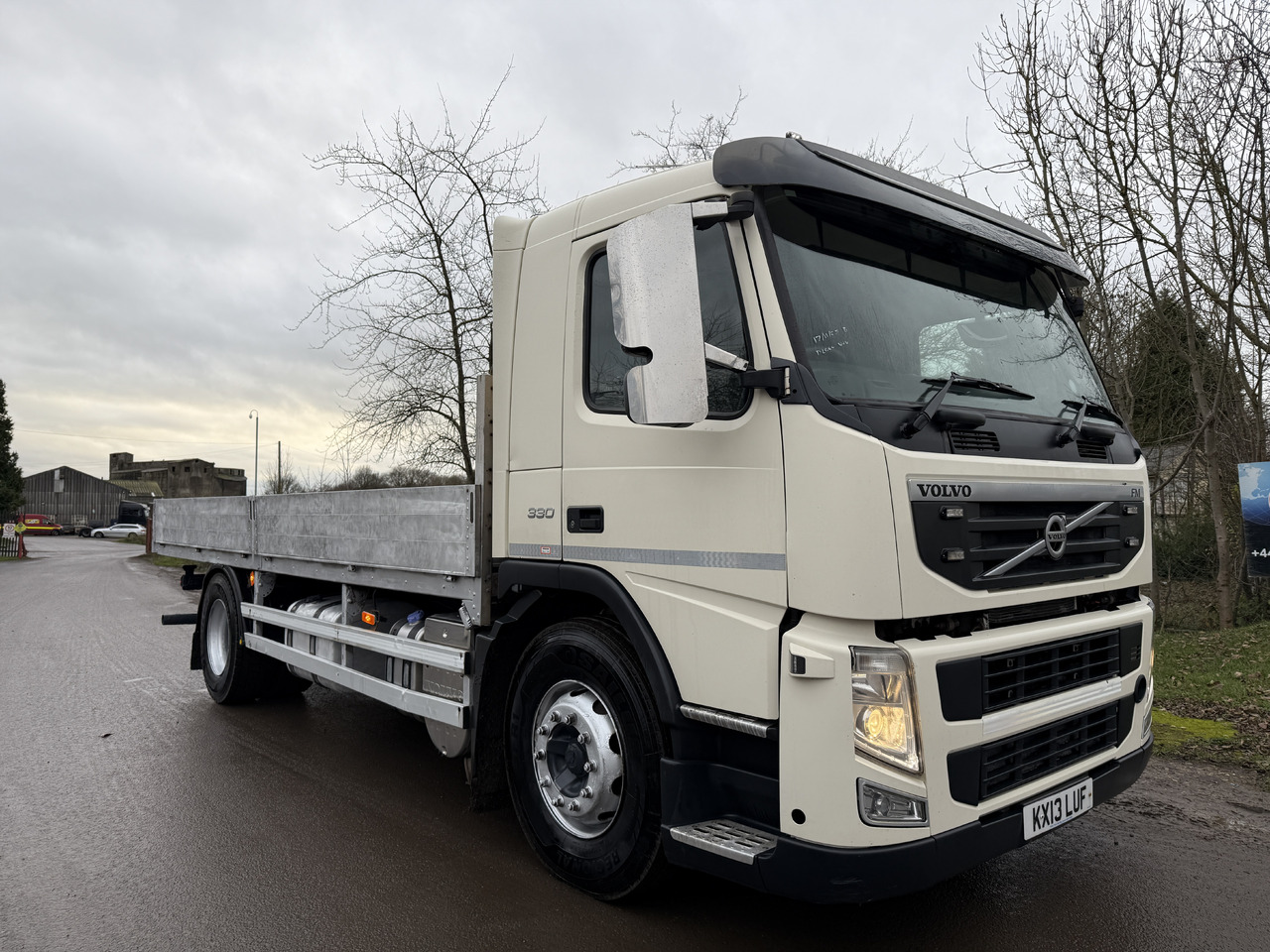 2013 Volvo FM 330 Dropside - Dropside/ Flatbed truck: picture 3 2013 Volvo FM 330 Dropside - Dropside/ Flatbed truck: picture 3