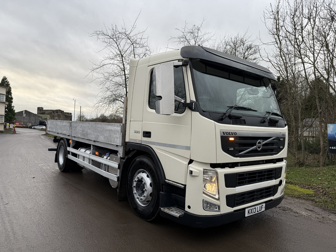 2013 Volvo FM 330 Dropside - Dropside/ Flatbed truck: picture 2 2013 Volvo FM 330 Dropside - Dropside/ Flatbed truck: picture 2