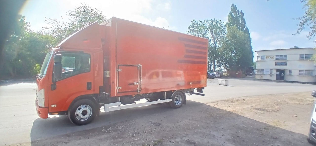 2014 Izuzu Refrigerated Truck - Refrigerator truck: picture 4 2014 Izuzu Refrigerated Truck - Refrigerator truck: picture 4