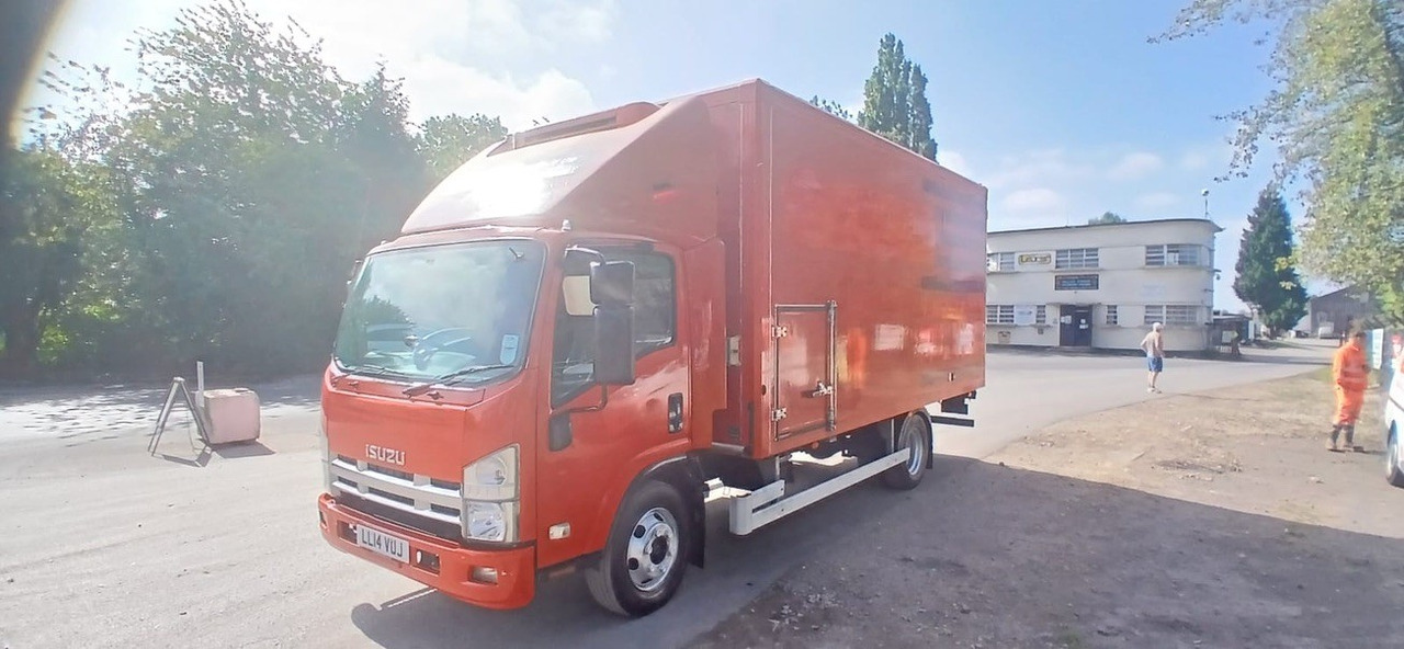 2014 Izuzu Refrigerated Truck - Refrigerator truck: picture 3 2014 Izuzu Refrigerated Truck - Refrigerator truck: picture 3