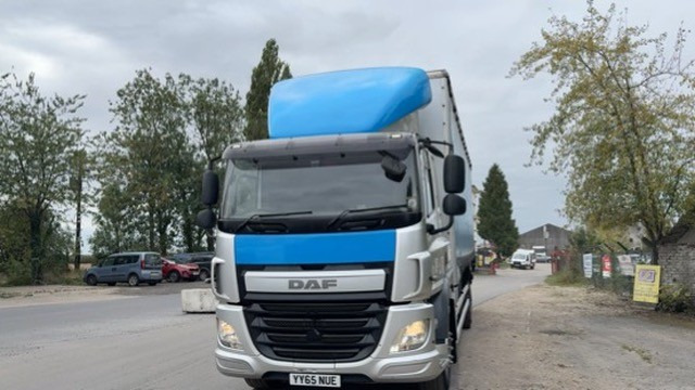 2015 DAF CF 330 Curtainside Truck - Curtainsider truck: picture 5 2015 DAF CF 330 Curtainside Truck - Curtainsider truck: picture 5