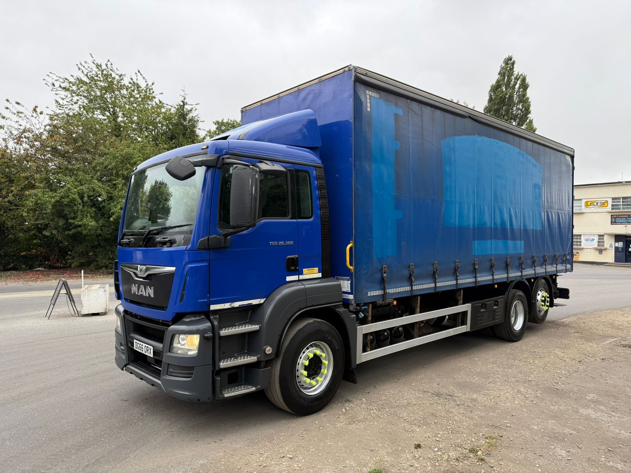 2016 MAN TGS 26 Curtainside Truck - Curtainsider truck: picture 2 2016 MAN TGS 26 Curtainside Truck - Curtainsider truck: picture 2