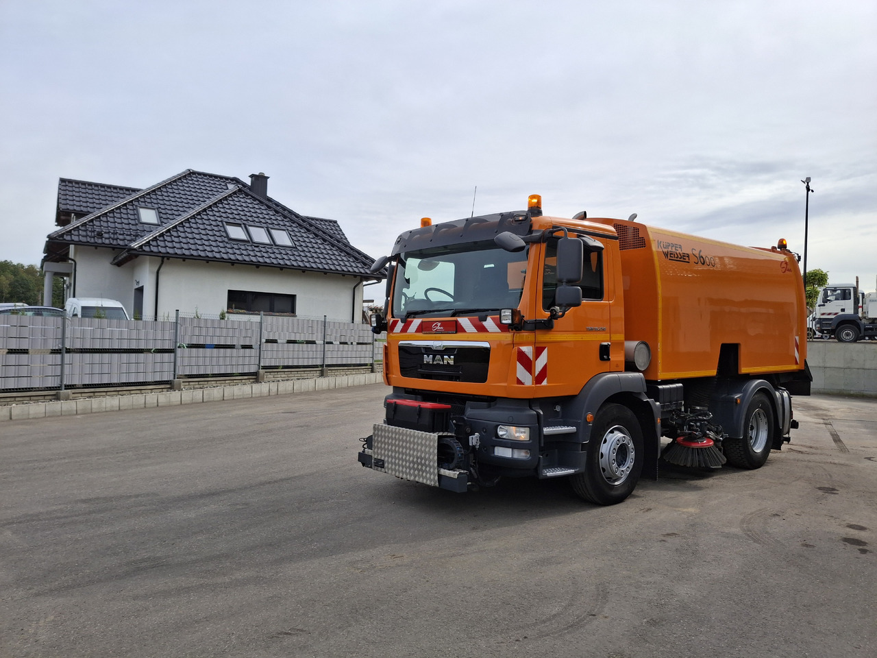 MAN TGM 18.250 Zamiatarka Kupper Weisser BROCK 2 Motoren Szczotki L/R PM10 Odchwaszczarka - Road sweeper: picture 3 MAN TGM 18.250 Zamiatarka Kupper Weisser BROCK 2 Motoren Szczotki L/R PM10 Odchwaszczarka - Road sweeper: picture 3