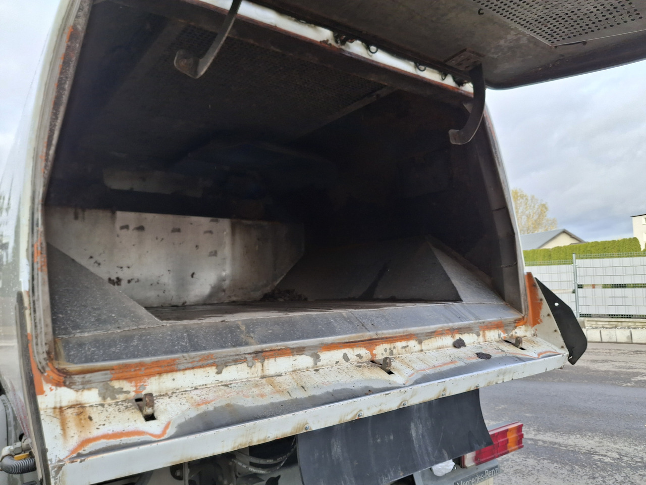 Road sweeper Mercedes-Benz Atego 1524 Zamiatarka Kehrmaschine BUCHER 2 Motoren Sweeper: picture 19 Road sweeper Mercedes-Benz Atego 1524 Zamiatarka Kehrmaschine BUCHER 2 Motoren Sweeper: picture 19