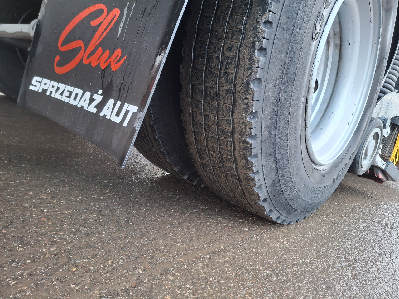 Renault Midlum 220 - Road sweeper: picture 5 Renault Midlum 220 - Road sweeper: picture 5