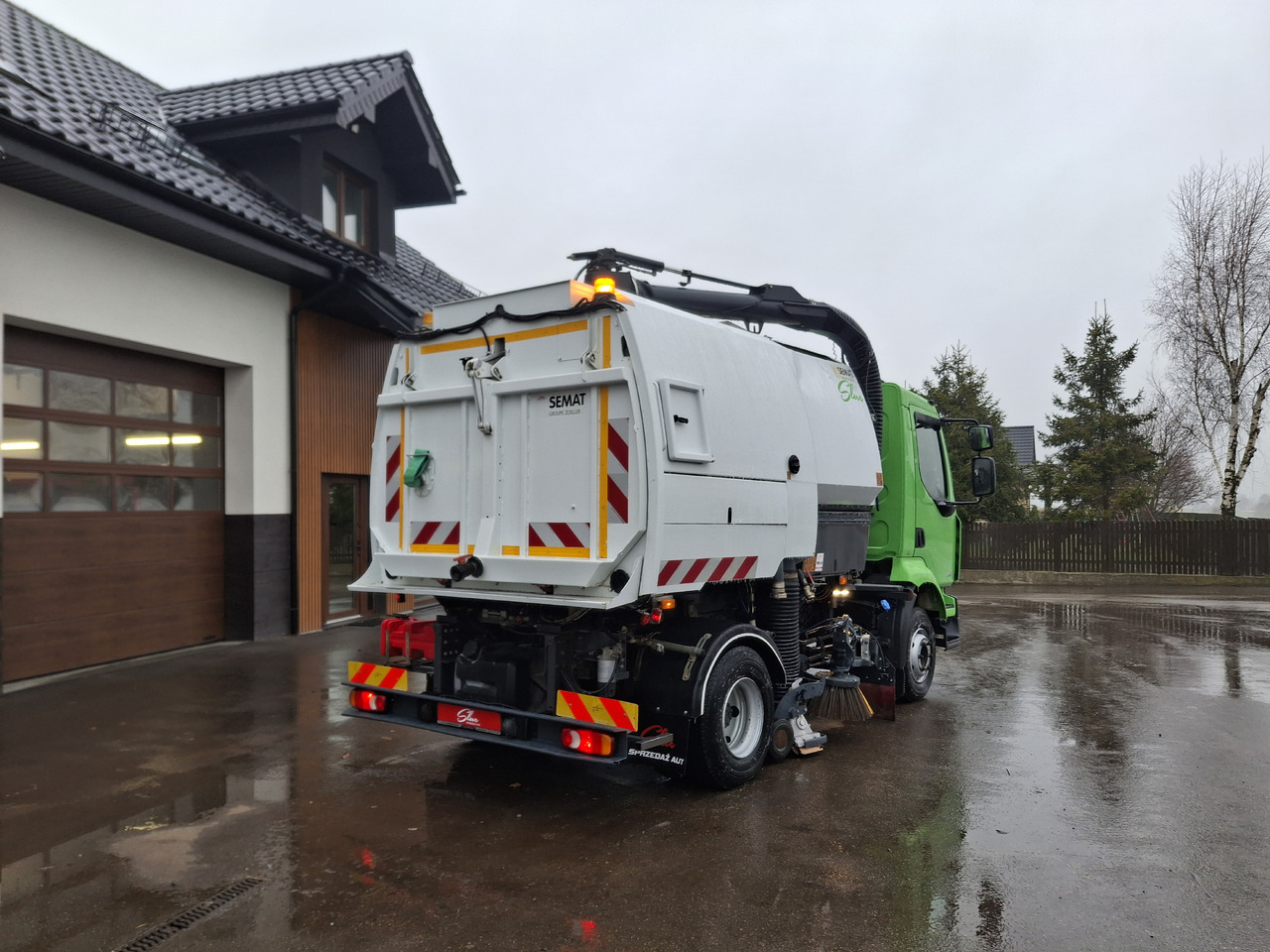 Renault Midlum 220 SEMAT Zoeller Johnston 2014r PM10 L/R 2 Motoren JCB - Road sweeper: picture 4 Renault Midlum 220 SEMAT Zoeller Johnston 2014r PM10 L/R 2 Motoren JCB - Road sweeper: picture 4