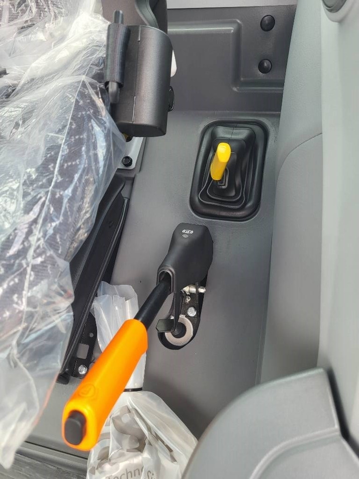 New Farm tractor Deutz-fahr 5105 D GS: picture 11