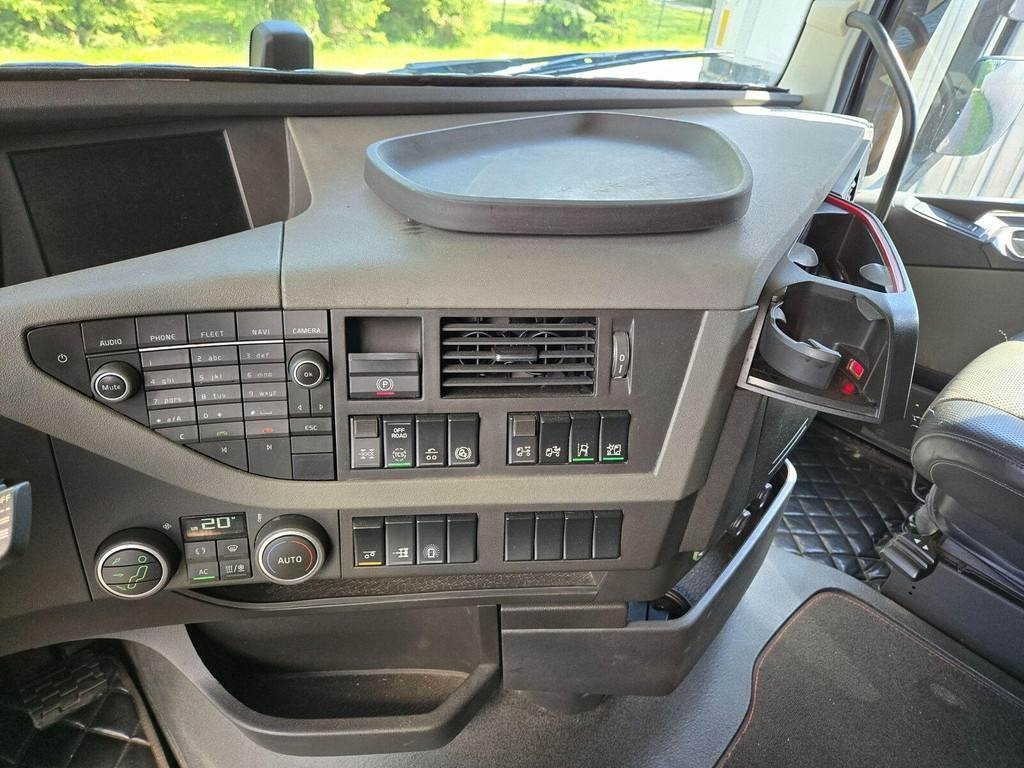 Tractor unit Volvo FH540 6X4 DUALCLUTCH: picture 10