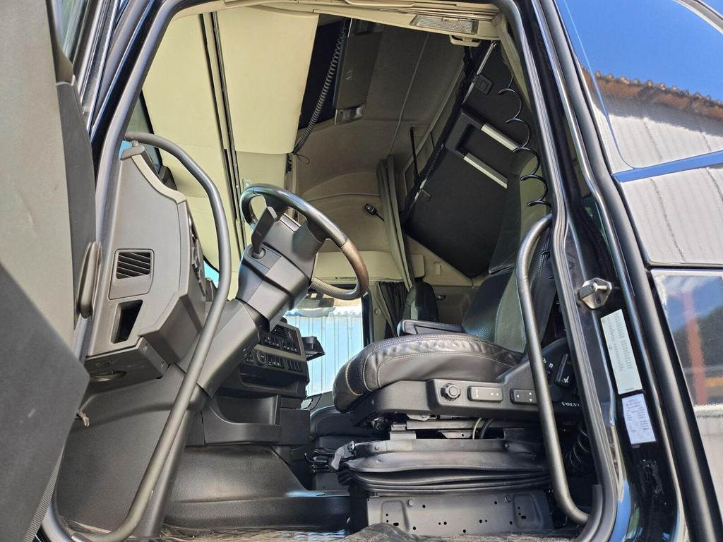 Tractor unit Volvo FH540 6X4 DUALCLUTCH: picture 6