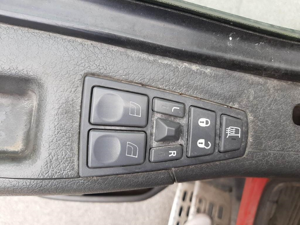 Hook lift truck Volvo FM12 460 6X2 JOAB 338kW: picture 13 Hook lift truck Volvo FM12 460 6X2 JOAB 338kW: picture 13