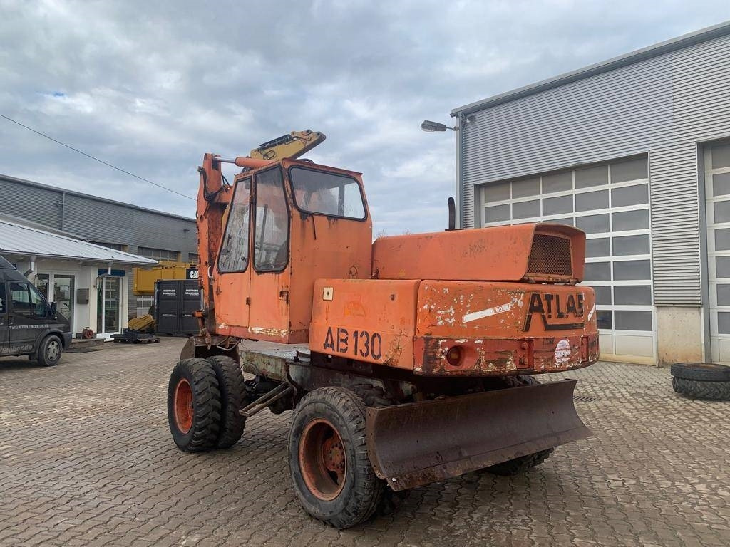 Atlas AB1302 / AB1500 mit Löffel und Greifer - Wheel excavator: picture 3 Atlas AB1302 / AB1500 mit Löffel und Greifer - Wheel excavator: picture 3