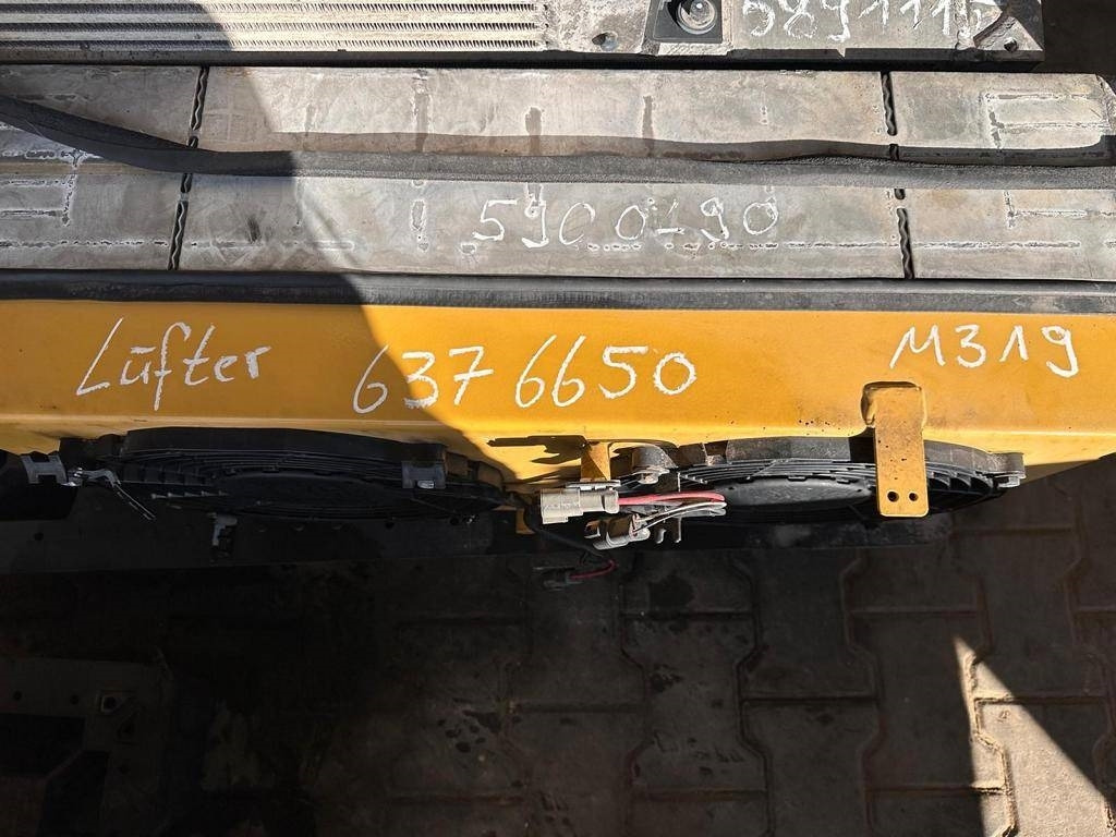 CAT 637-6650 - Sauglüfter ( 2x ) - Radiator for Construction machinery: picture 1 CAT 637-6650 - Sauglüfter ( 2x ) - Radiator for Construction machinery: picture 1