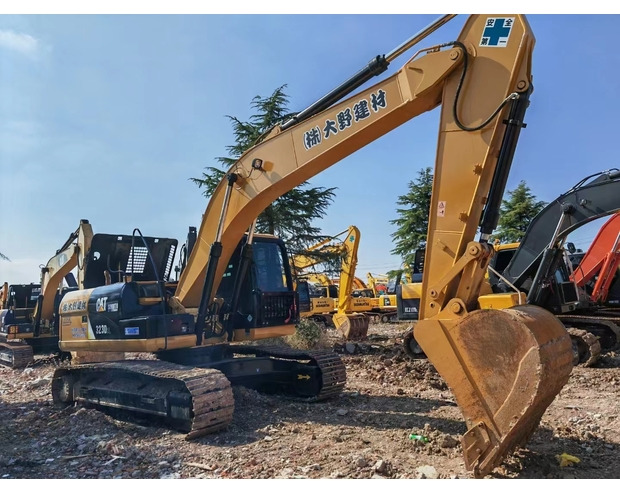 2019 Caterpillar 323D2L - Crawler excavator: picture 1 2019 Caterpillar 323D2L - Crawler excavator: picture 1