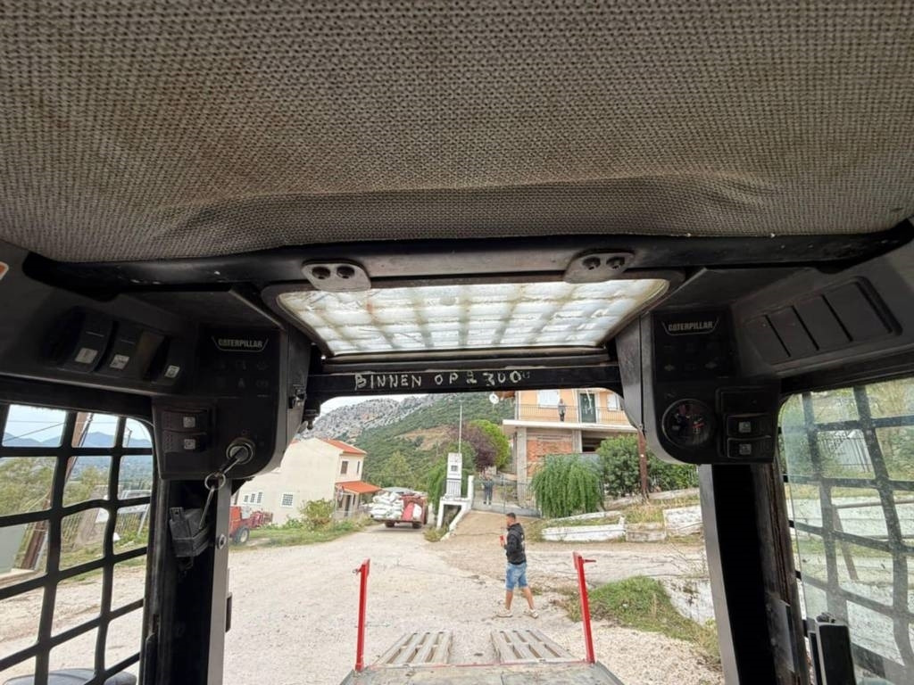 CAT 216 - Skid steer loader: picture 5 CAT 216 - Skid steer loader: picture 5