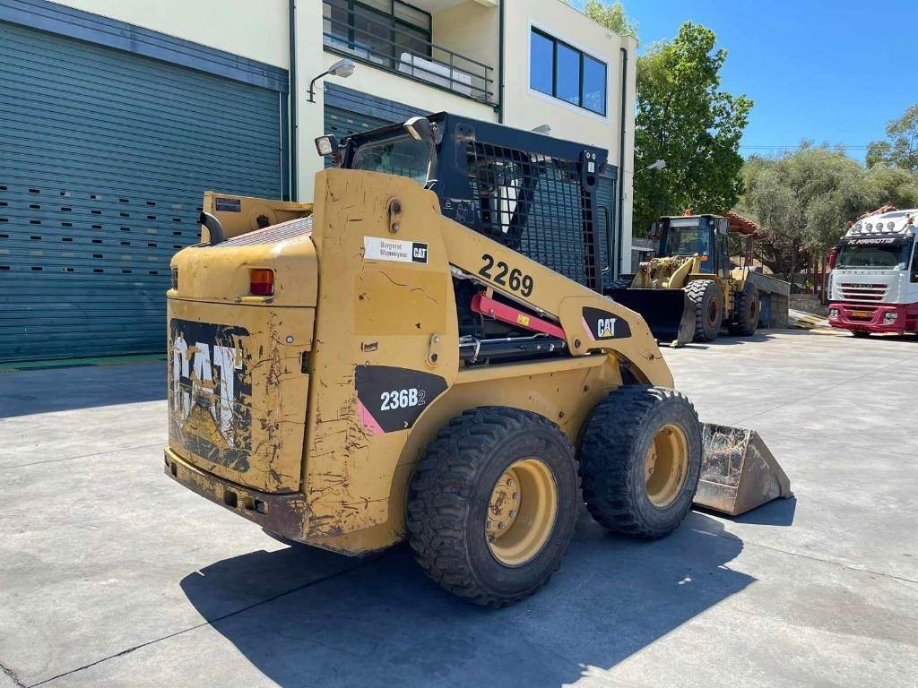 Skid steer loader CAT 236 B: picture 20