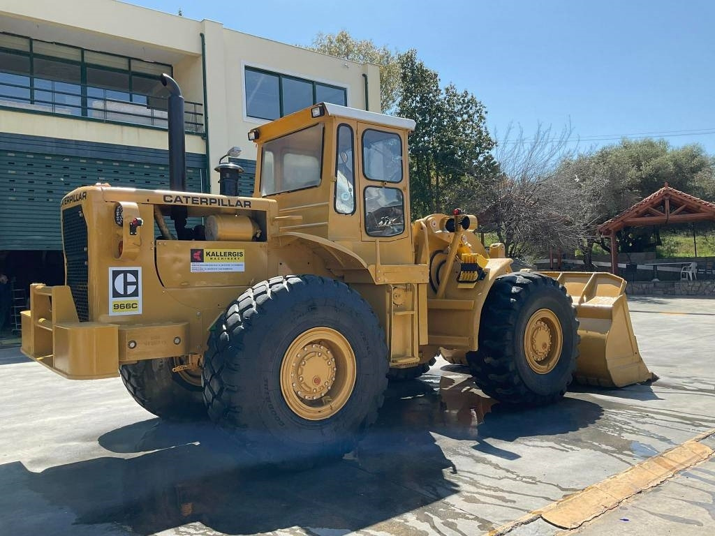 Wheel loader CAT 966C: picture 18