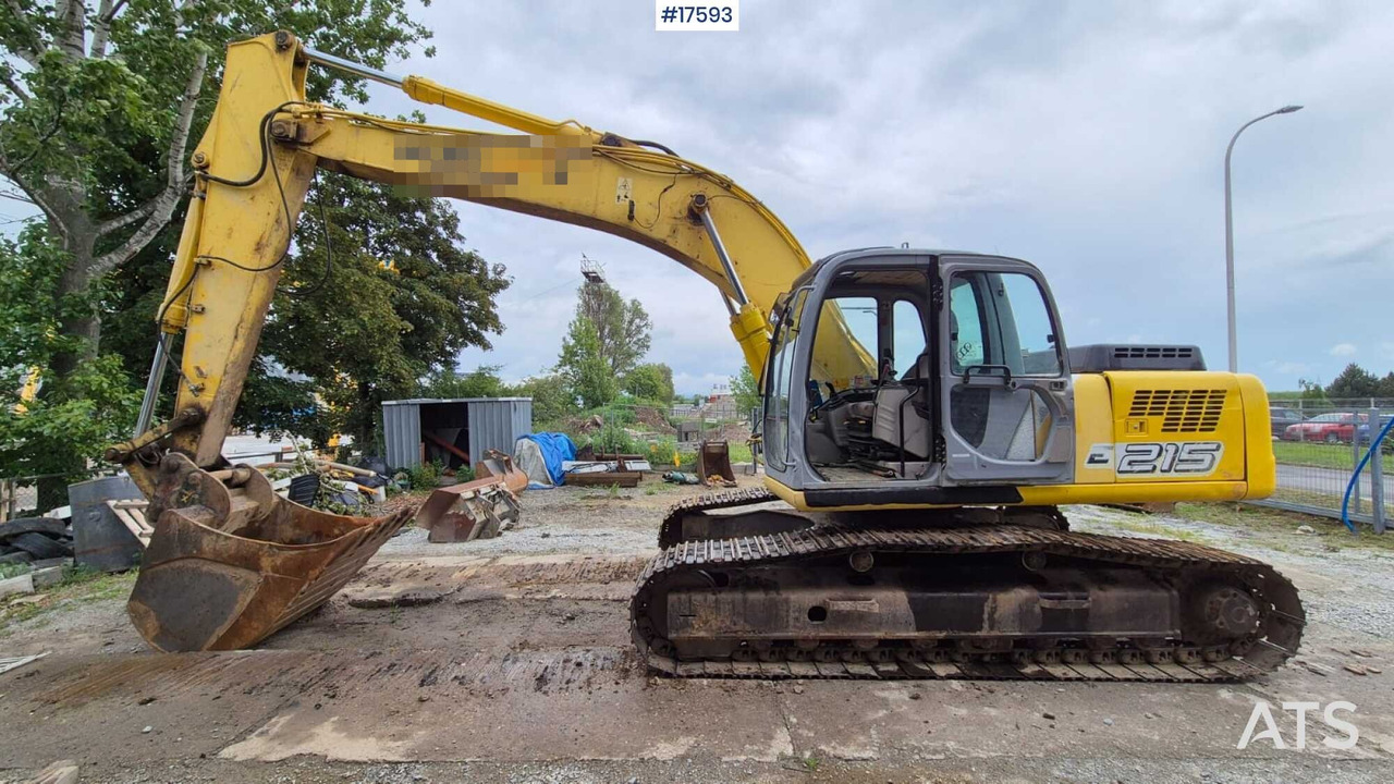2005 New Holland E215 - Crawler excavator: picture 1 2005 New Holland E215 - Crawler excavator: picture 1
