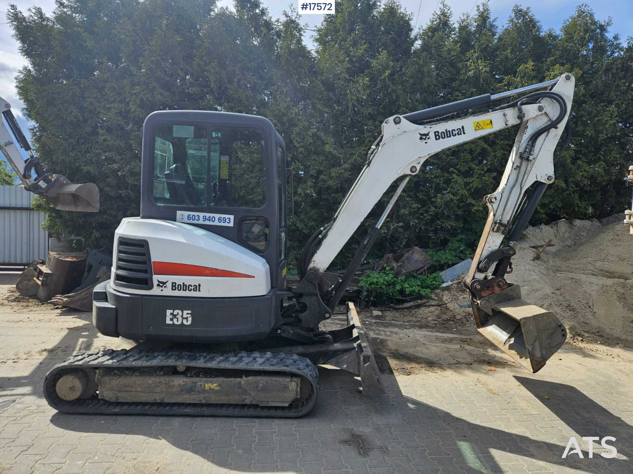 2011 Bobcat E35 - Mini excavator: picture 1 2011 Bobcat E35 - Mini excavator: picture 1