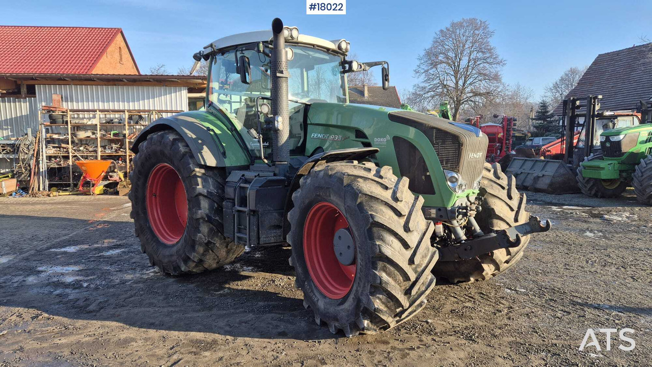 FENDT 933 Vario agricultural tractor (2015) - Farm tractor: picture 1 FENDT 933 Vario agricultural tractor (2015) - Farm tractor: picture 1