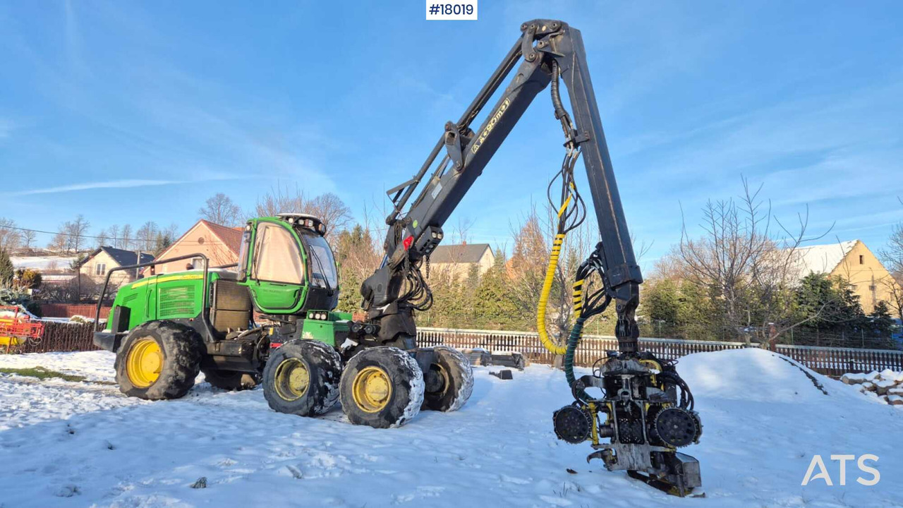 John Deere 1270E harvester (2009) - Forestry harvester: picture 1 John Deere 1270E harvester (2009) - Forestry harvester: picture 1