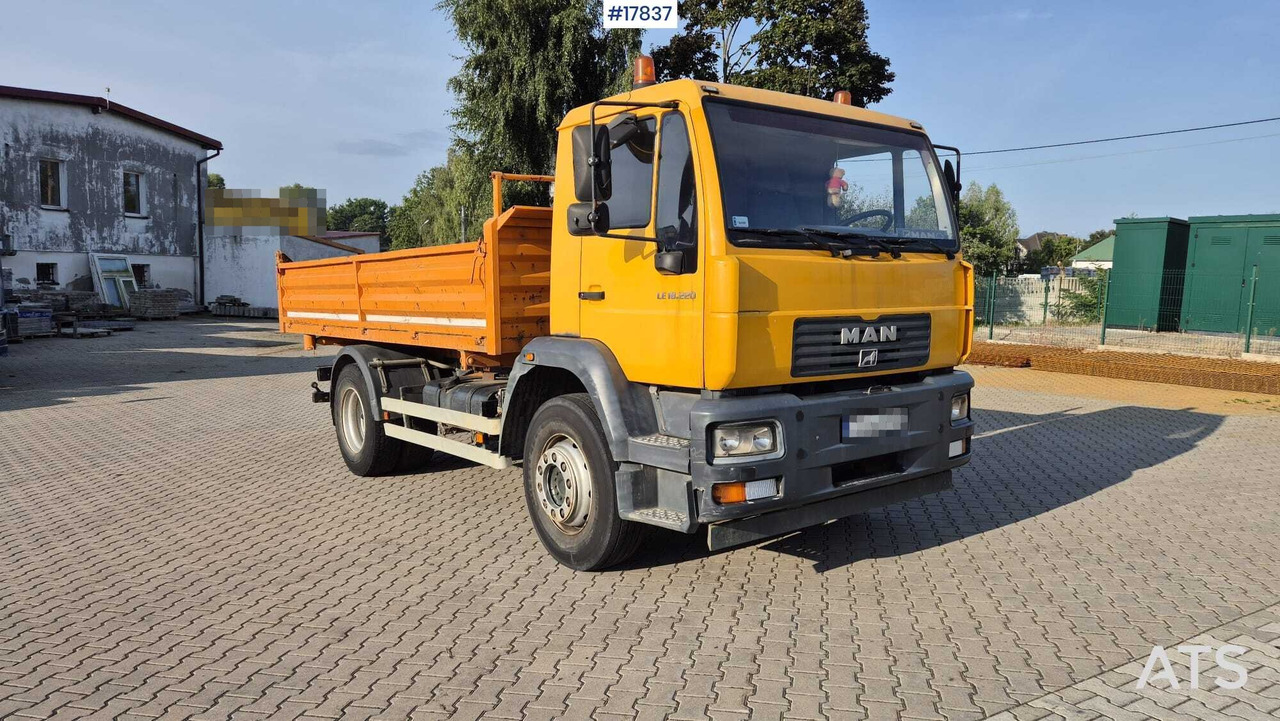 Tipper MAN 18.225 LC (2003) - Tipper: picture 1 Tipper MAN 18.225 LC (2003) - Tipper: picture 1