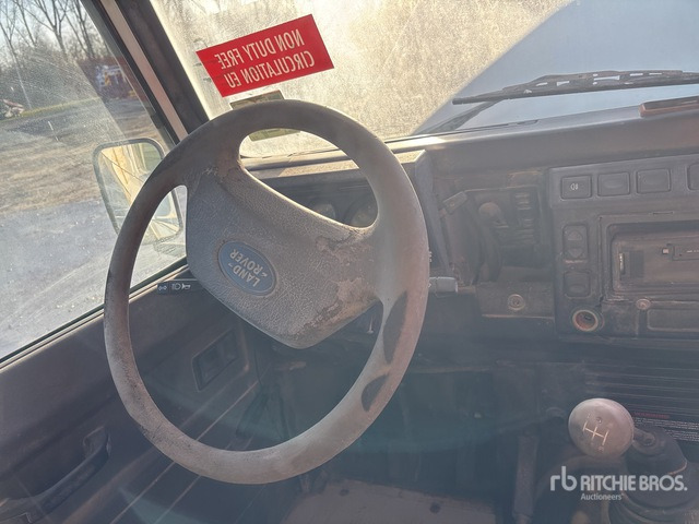 2010 Land Rover Defender 4x4 (Inoperable) Pickup - Pickup truck: picture 5 2010 Land Rover Defender 4x4 (Inoperable) Pickup - Pickup truck: picture 5