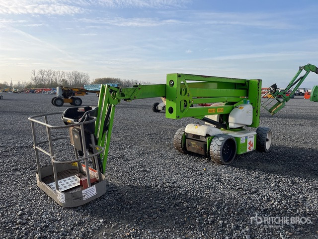 2013 Nifty-Lift HR17NE 2WD Electric (Inoperable) Articulating Boom Lift - Articulated boom: picture 3 2013 Nifty-Lift HR17NE 2WD Electric (Inoperable) Articulating Boom Lift - Articulated boom: picture 3