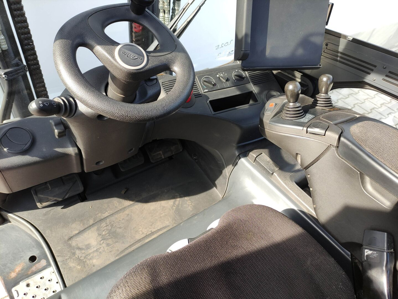 Linde E30L/387 - Electric forklift: picture 5 Linde E30L/387 - Electric forklift: picture 5