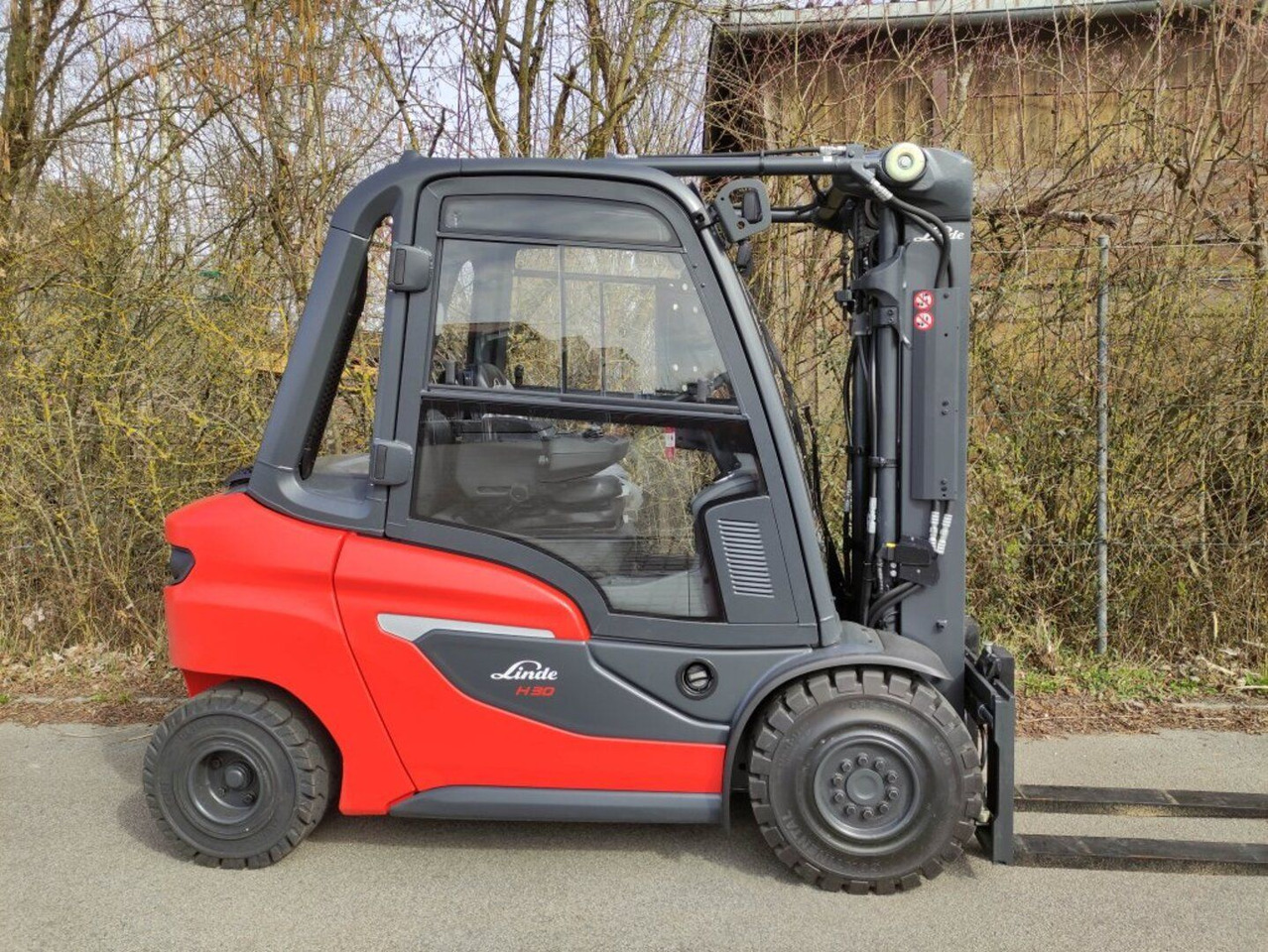Linde H30D-01-1202 - Diesel forklift: picture 3 Linde H30D-01-1202 - Diesel forklift: picture 3