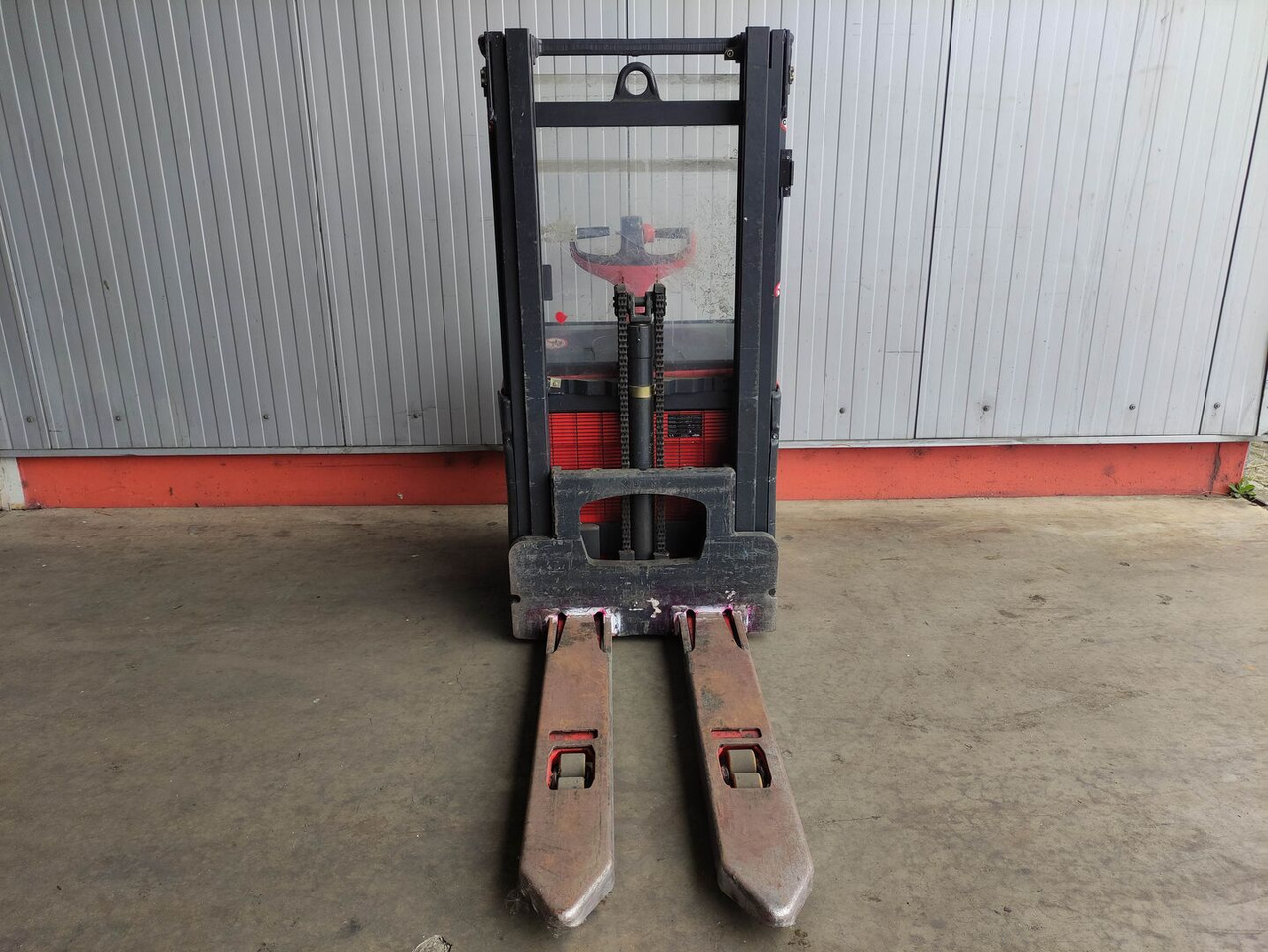 Linde L14-372 - Stacker: picture 3 Linde L14-372 - Stacker: picture 3