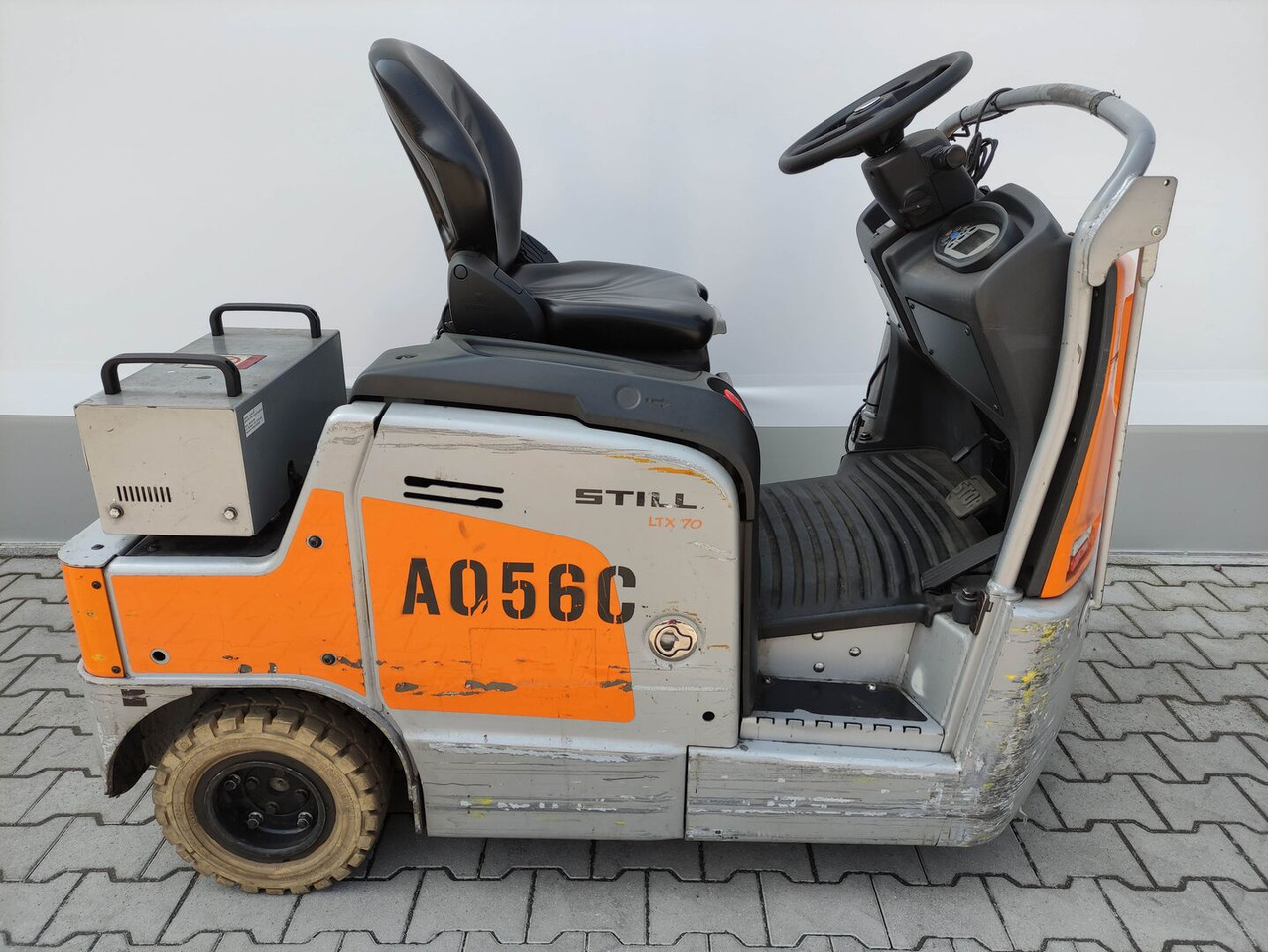Still LTX-70 - Tow tractor: picture 2 Still LTX-70 - Tow tractor: picture 2