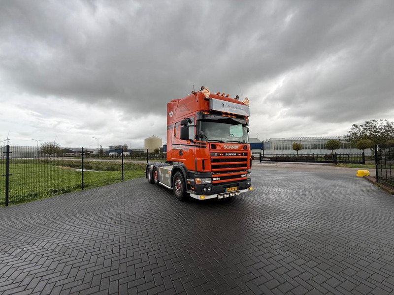 Scania R 164 GA 6X2/4 NA 580 SHOW TRUCK, GESTUURDE VOORLOPER, COMPLEET, TOP. - Tractor unit: picture 4 Scania R 164 GA 6X2/4 NA 580 SHOW TRUCK, GESTUURDE VOORLOPER, COMPLEET, TOP. - Tractor unit: picture 4
