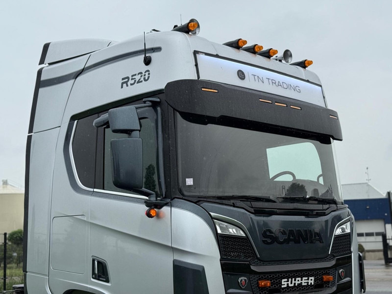 Scania R520 V8 NGS 6 BALLOONS, FULL AIR, RETARDER, 2X TANK, SHOW, FULL SPOILER. - Tractor unit: picture 5 Scania R520 V8 NGS 6 BALLOONS, FULL AIR, RETARDER, 2X TANK, SHOW, FULL SPOILER. - Tractor unit: picture 5