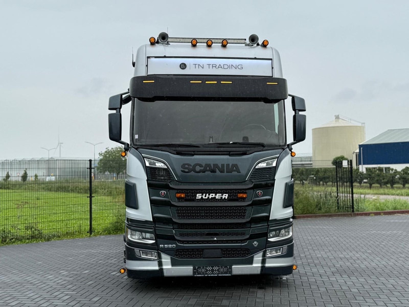 Scania R520 V8 NGS 6 BALLOONS, FULL AIR, RETARDER, 2X TANK, SHOW, FULL SPOILER. - Tractor unit: picture 2 Scania R520 V8 NGS 6 BALLOONS, FULL AIR, RETARDER, 2X TANK, SHOW, FULL SPOILER. - Tractor unit: picture 2