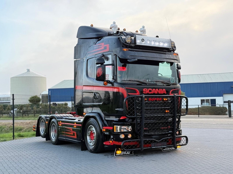 Scania R580 V8 SHOWTRUCK, VOLLUCHT, LEER, RETARDER, BULLBAR, 3.15WB. - Tractor unit: picture 1 Scania R580 V8 SHOWTRUCK, VOLLUCHT, LEER, RETARDER, BULLBAR, 3.15WB. - Tractor unit: picture 1