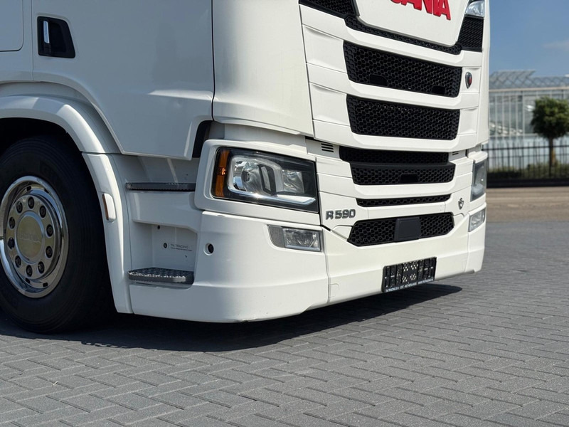 Scania R590 VOLLUCHT, LEER, HYDRAULIEK, NL KENTEKEN, APK, TACHO 2. - Tractor unit: picture 4 Scania R590 VOLLUCHT, LEER, HYDRAULIEK, NL KENTEKEN, APK, TACHO 2. - Tractor unit: picture 4
