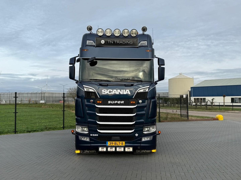 Scania S520 VOLLUCHT, RETARDER, LEATHER, ALCOA, 9 TONS VOORAS, TACHO 2. - Tractor unit: picture 2 Scania S520 VOLLUCHT, RETARDER, LEATHER, ALCOA, 9 TONS VOORAS, TACHO 2. - Tractor unit: picture 2
