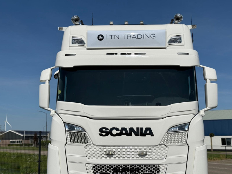 Scania S650 LOW MILEAGE, FULL AIR, LEATHER, ALCOA, RETARDER, TOP. - Tractor unit: picture 4 Scania S650 LOW MILEAGE, FULL AIR, LEATHER, ALCOA, RETARDER, TOP. - Tractor unit: picture 4