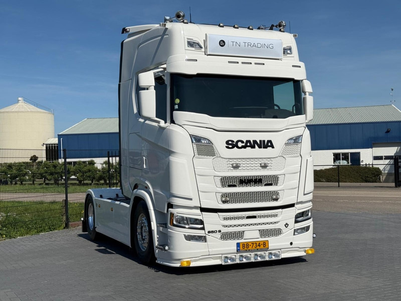Scania S650 LOW MILEAGE, FULL AIR, LEATHER, ALCOA, RETARDER, TOP. - Tractor unit: picture 1 Scania S650 LOW MILEAGE, FULL AIR, LEATHER, ALCOA, RETARDER, TOP. - Tractor unit: picture 1