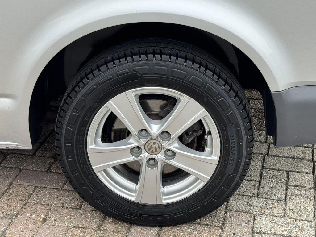 Volkswagen Transporter-2.0 TDI L2H3 Trekhaak Airco Navigatie Parrot Lat om Lat betimmering - Panel van: picture 5 Volkswagen Transporter-2.0 TDI L2H3 Trekhaak Airco Navigatie Parrot Lat om Lat betimmering - Panel van: picture 5