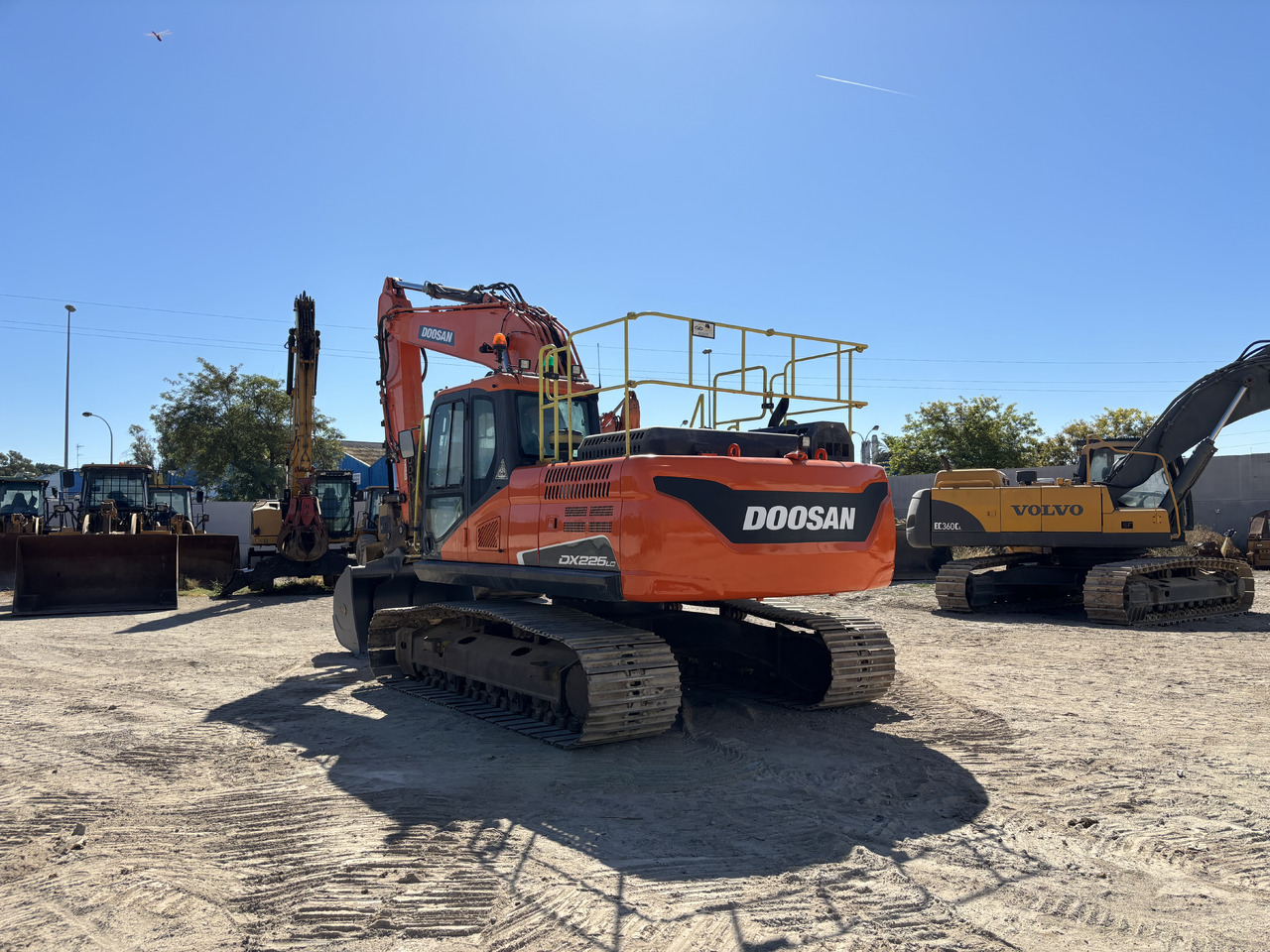 DOOSAN DX225-5 - Crawler excavator: picture 3 DOOSAN DX225-5 - Crawler excavator: picture 3