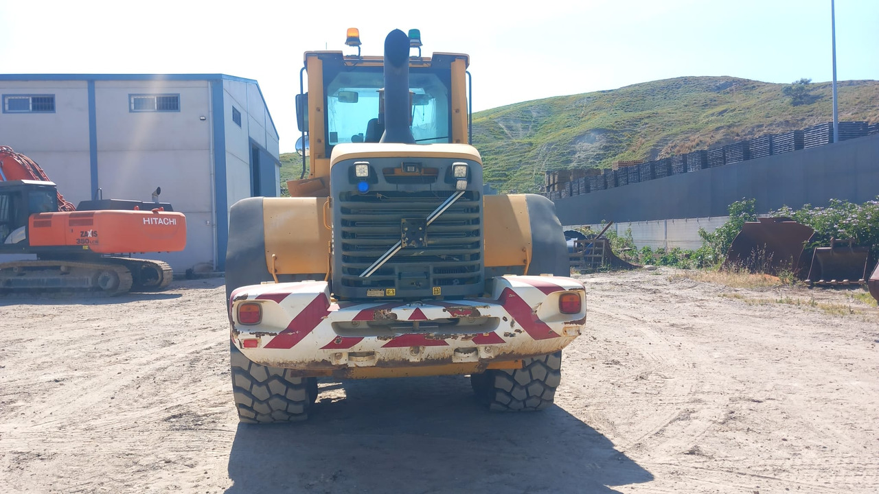 Volvo L110F - Wheel loader: picture 4 Volvo L110F - Wheel loader: picture 4