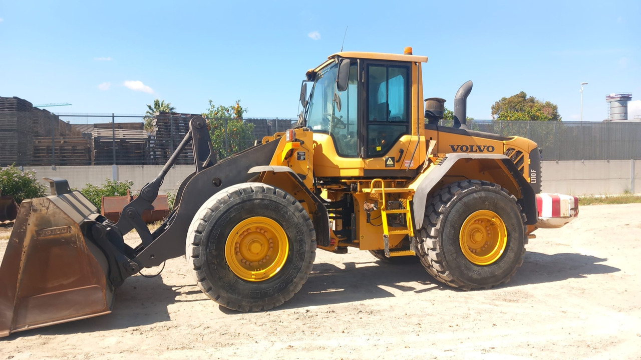 Volvo L110F - Wheel loader: picture 1 Volvo L110F - Wheel loader: picture 1