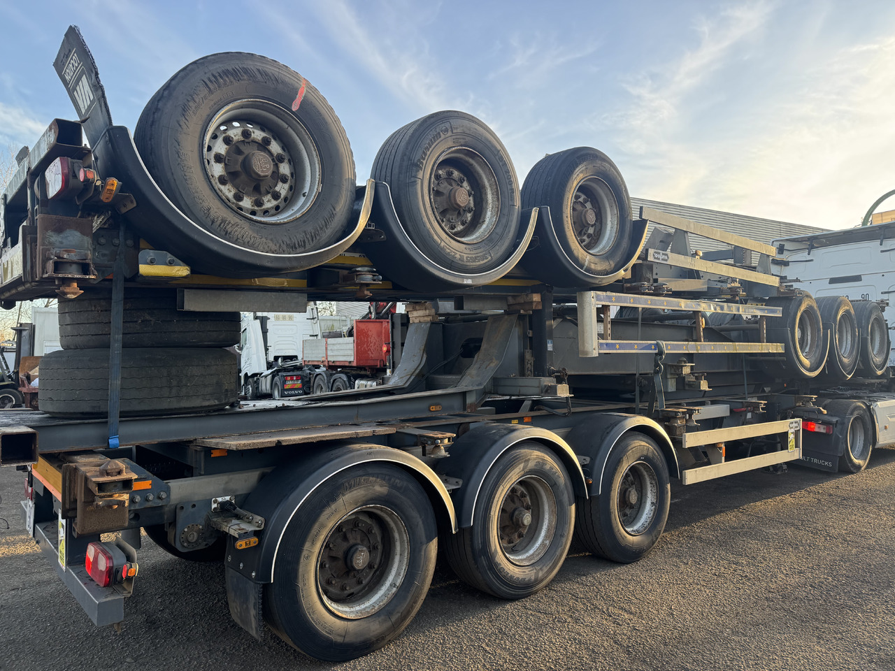 VAN HOOL Porte container - Container transporter/ Swap body semi-trailer: picture 1 VAN HOOL Porte container - Container transporter/ Swap body semi-trailer: picture 1