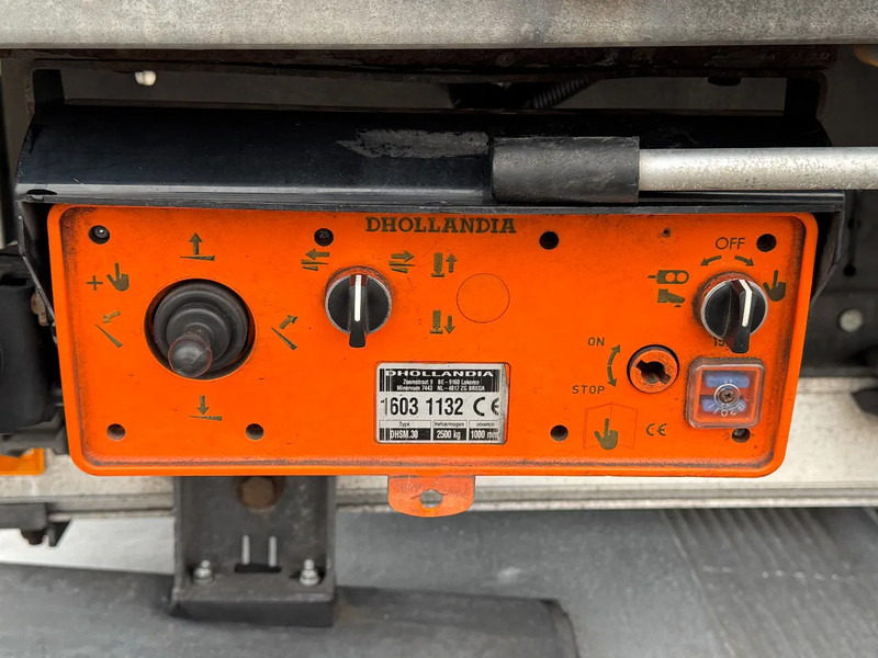 Schmitz Cargobull Schuifzeil met Borden / OV-Laadklep / Lift-as / APK 09-2026 - Curtainsider semi-trailer: picture 4 Schmitz Cargobull Schuifzeil met Borden / OV-Laadklep / Lift-as / APK 09-2026 - Curtainsider semi-trailer: picture 4