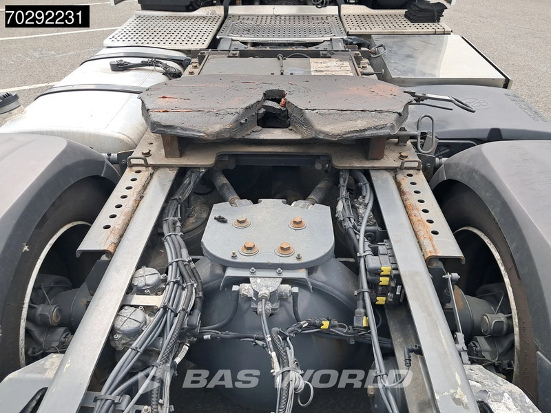 Tractor unit DAF XF 530 4X2 Mega SSC Retarder Hebesattel ACC Euro 6: picture 11 Tractor unit DAF XF 530 4X2 Mega SSC Retarder Hebesattel ACC Euro 6: picture 11
